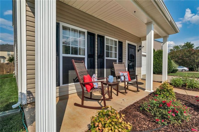 4017 Cameron Creek Dr, Matthews, NC 28105
