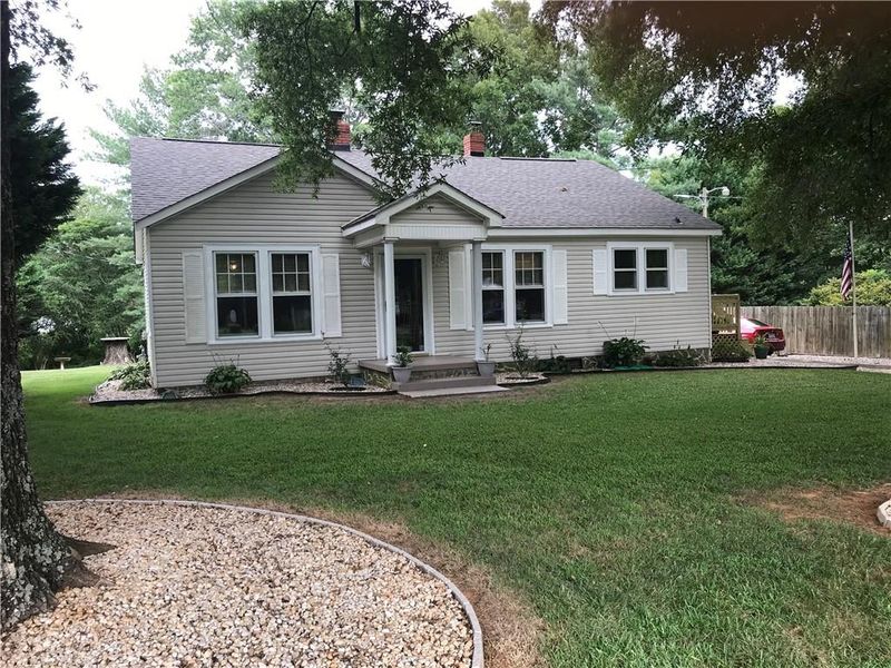 314 NW 23rd St, Hickory, NC 28601