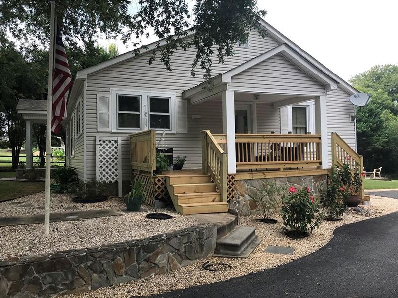 314 NW 23rd St, Hickory, NC 28601