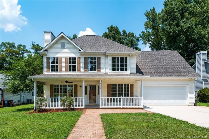 5108 Poplar Glen Dr, Matthews, NC 28104