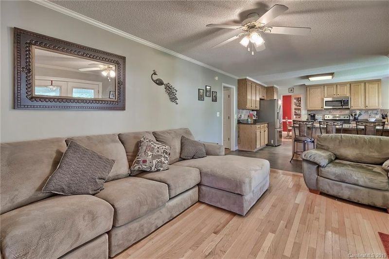 298 Sundown Rd, Mooresville, NC 28117