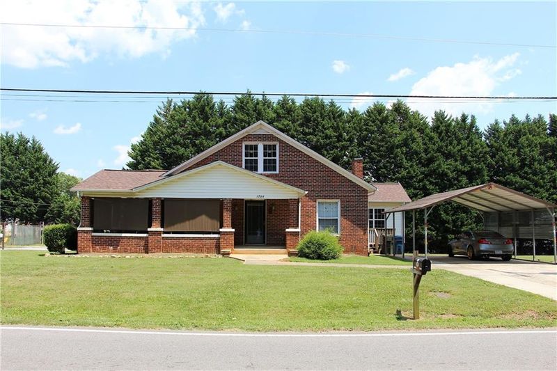 1764 - 1766 16th St NE, Hickory, NC 28601