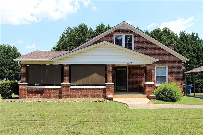 1764 - 1766 16th St NE, Hickory, NC 28601