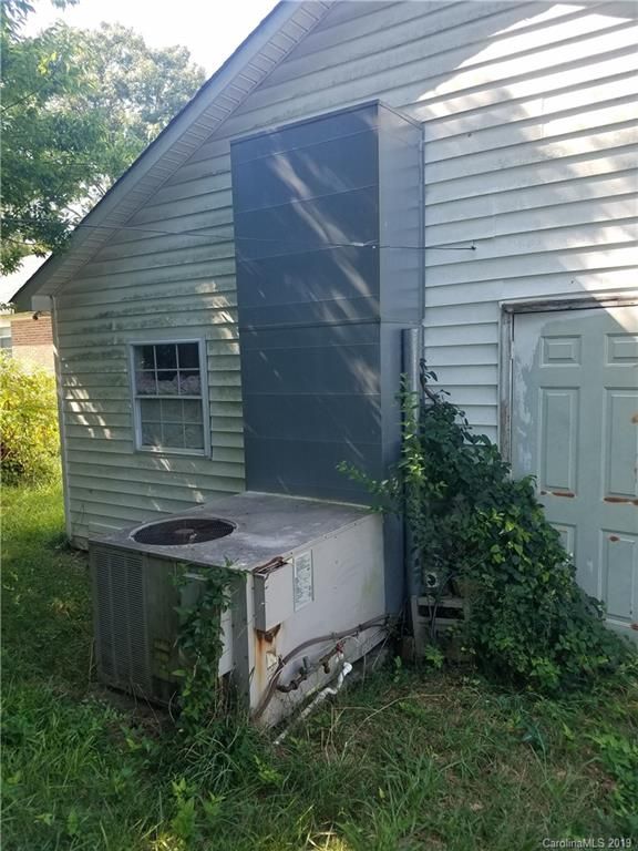 944 Clanton Rd, Charlotte, NC 28217