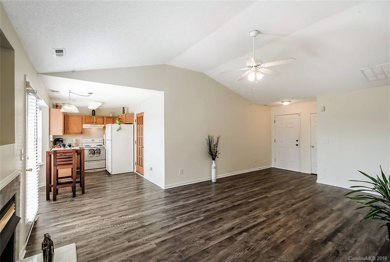 7028 Davis Forest Ln, Charlotte, NC 28262