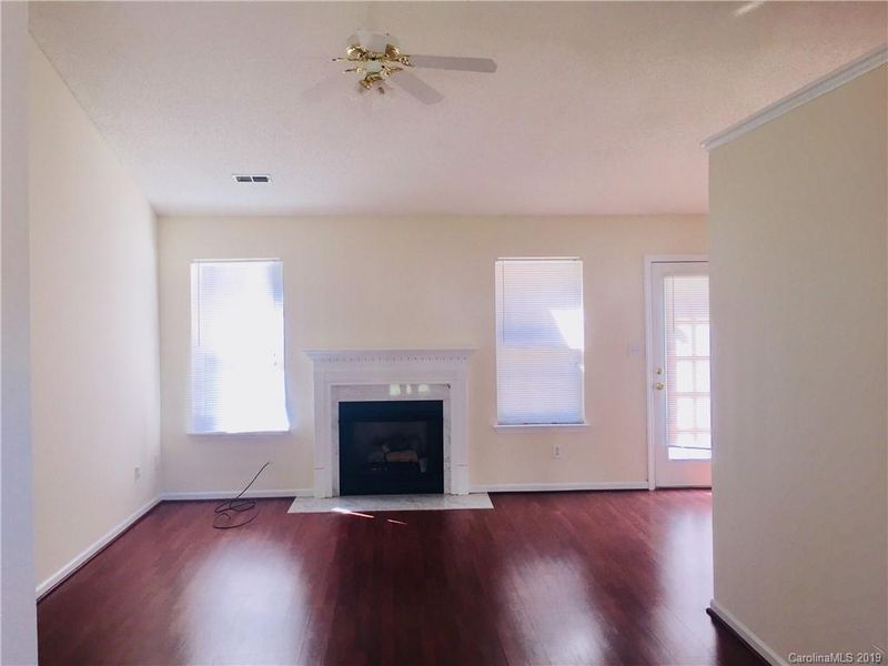 1138 Summit Hills Dr, Charlotte, NC 28214