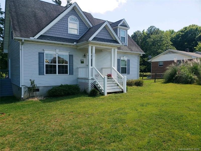 5332 Lakeview Rd, Charlotte, NC 28216