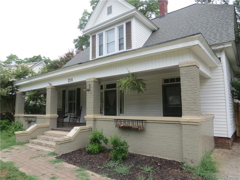 318 N Laurel St, Lincolnton, NC 28092