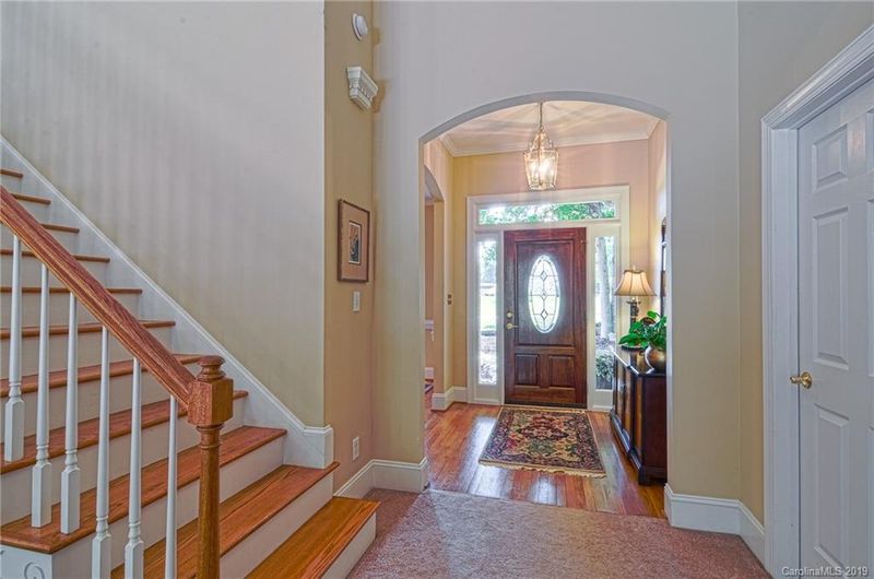 1323 Forest Bluff Dr, Midland, NC 28107