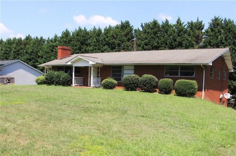 1740 16th St NE, Hickory, NC 28601