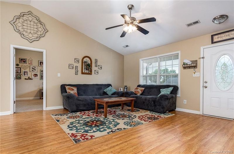 1627 Chapman Ave, Kannapolis, NC 28081