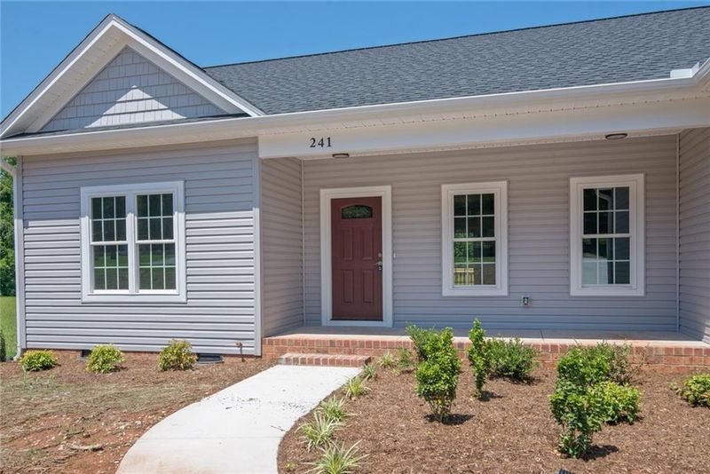241 Brentwood Dr, Maiden, NC 28650