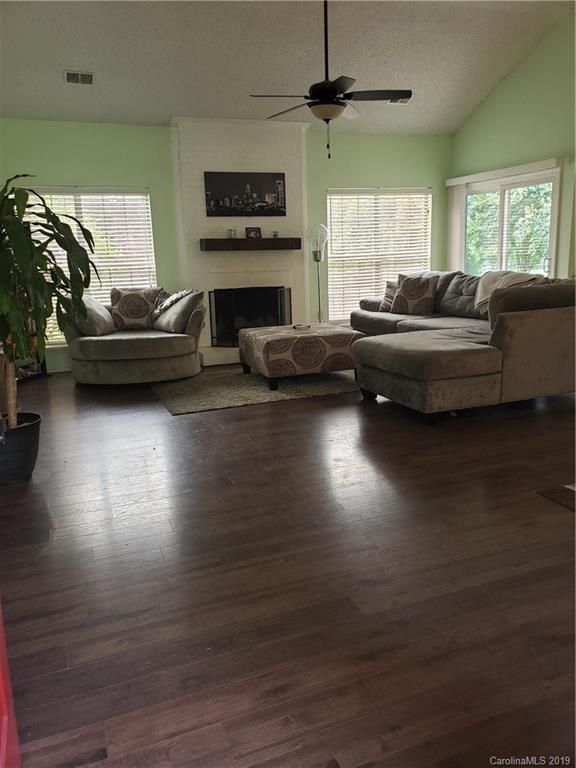 9214 Myrtle Garden Ct, Matthews, NC 28105
