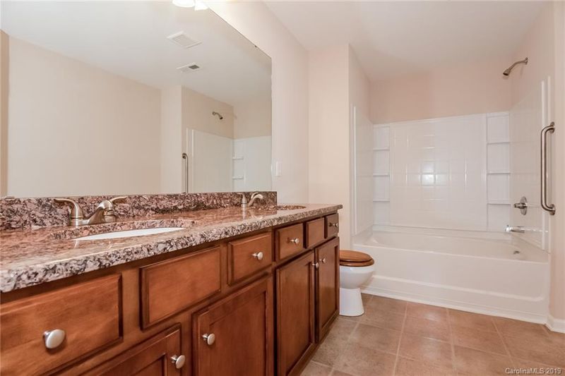 9836 Walkers Glen Dr, Concord, NC 28027