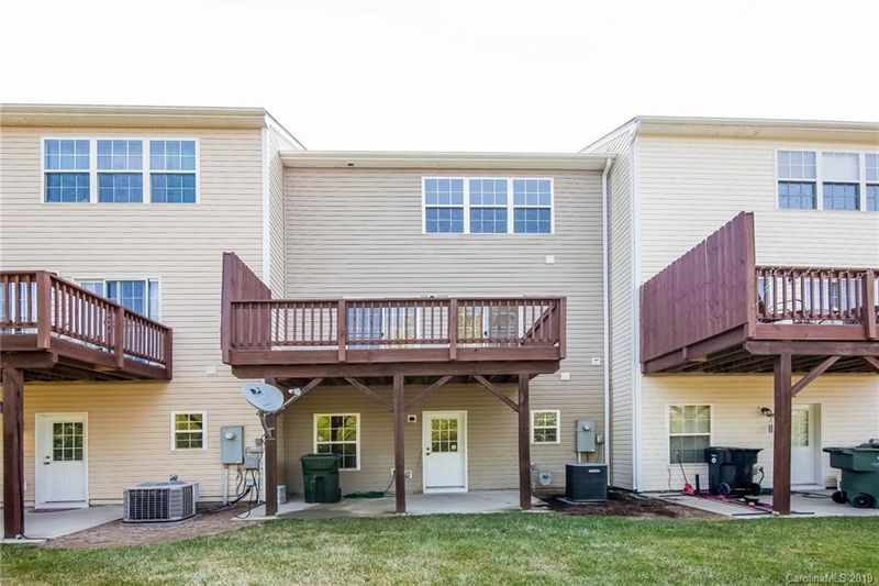 9836 Walkers Glen Dr, Concord, NC 28027