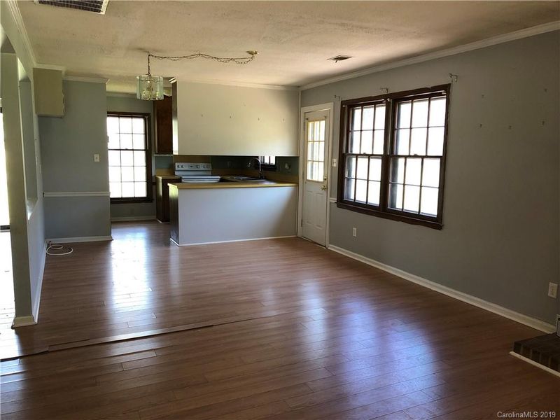 6700 Old Meadow Rd, Charlotte, NC 28227