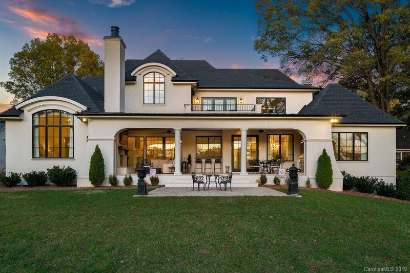 2642 Sharon Rd, Charlotte, NC 28211
