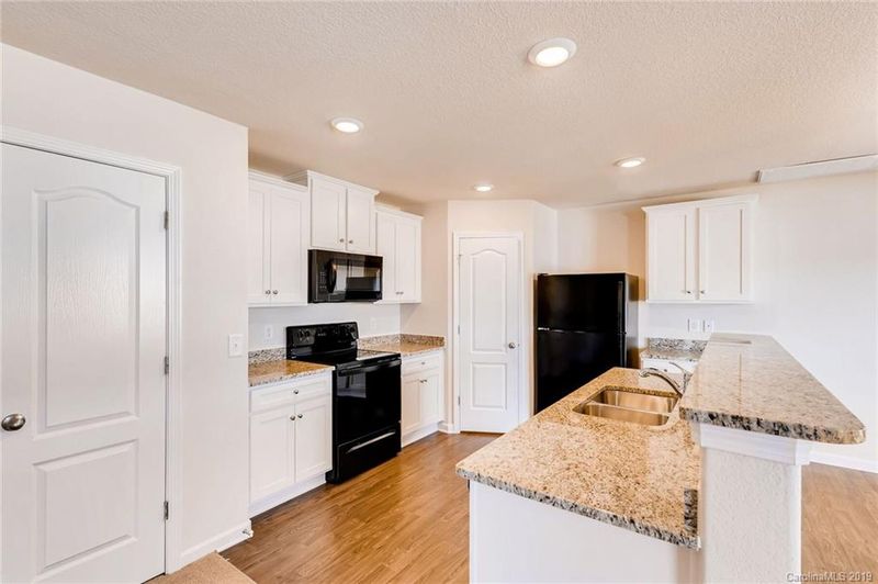2009 Talbert Ct, Charlotte, NC 28214