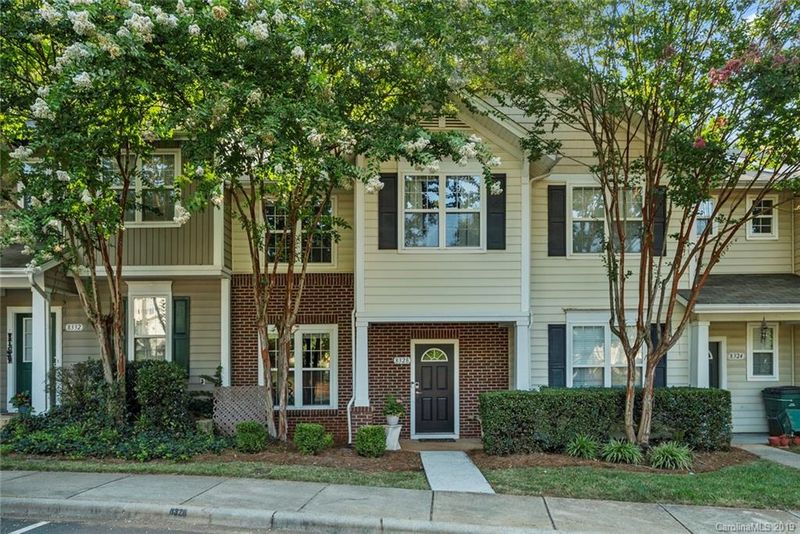 8328 Chaceview Ct, Charlotte, NC 28269