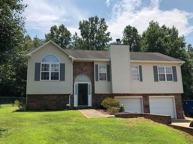 2450 36th Ave, Hickory, NC 28601