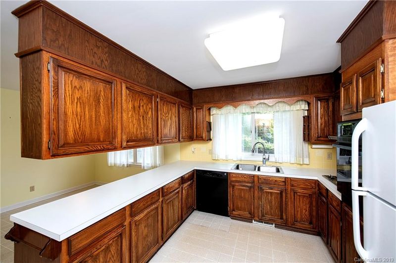 3703 High Ridge Rd, Charlotte, NC 28270