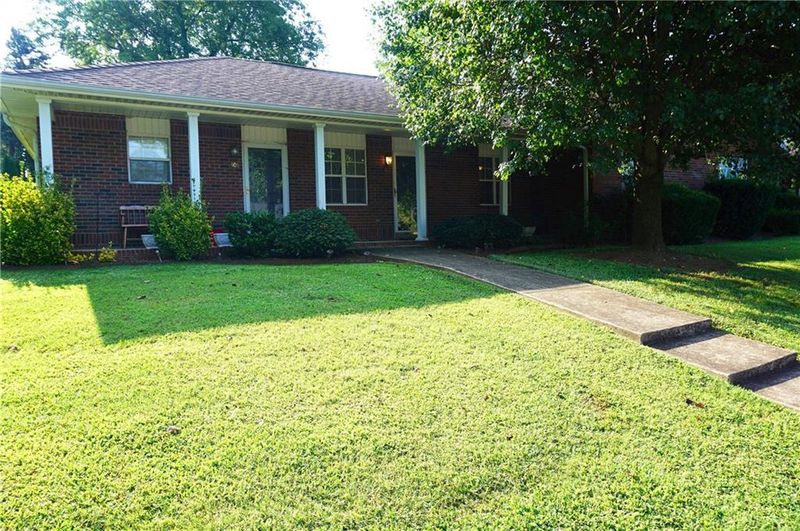 405 S Ashe Ave #2, Newton, NC 28658