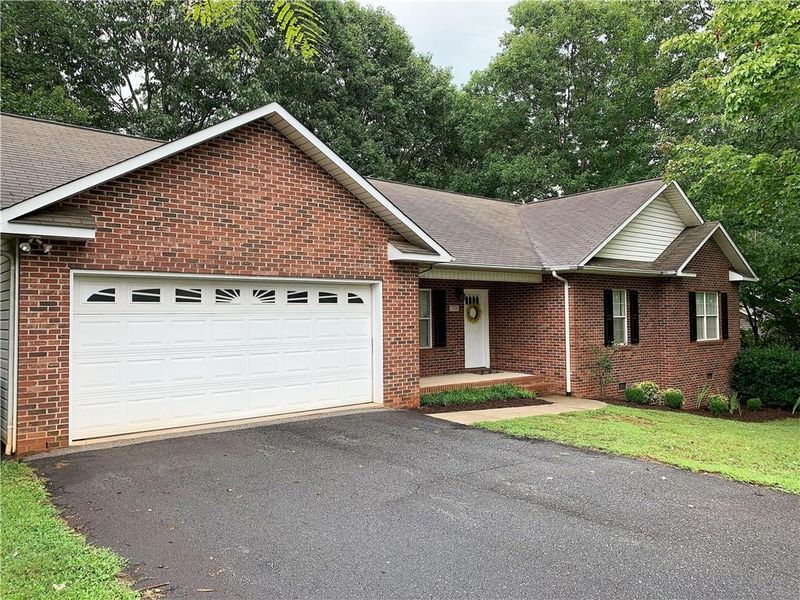 701 Catawba Valley Blvd SE, Hickory, NC 28602