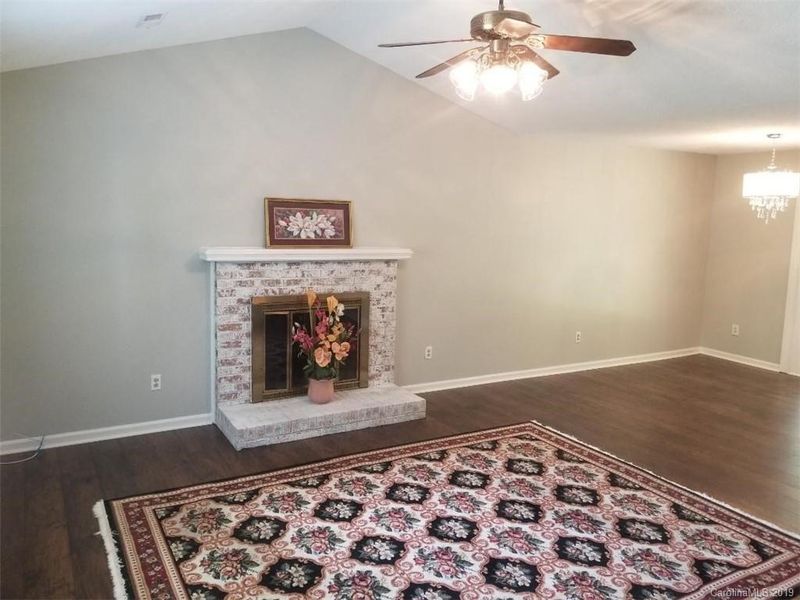 3811 Aster Dr, Charlotte, NC 28227