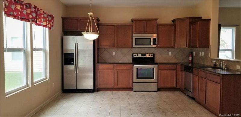 4416 Stone Mountain Dr, Gastonia, NC 28054