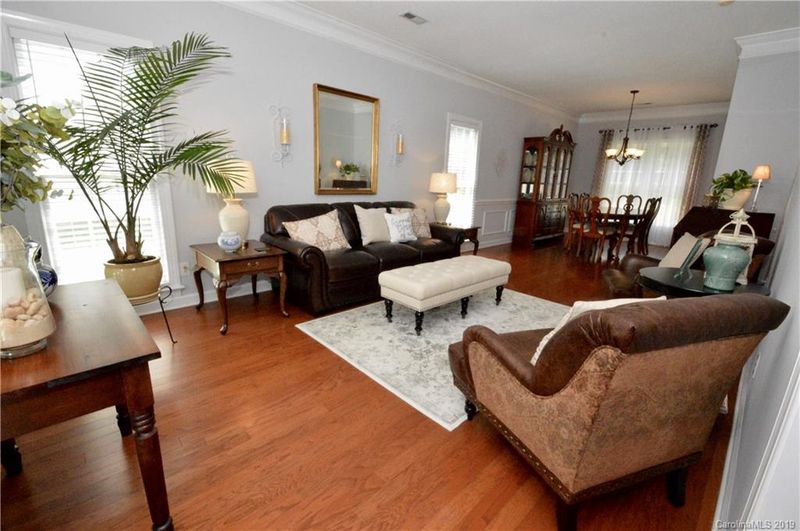 4725 Hanging Ivy Dr, Charlotte, NC 28215