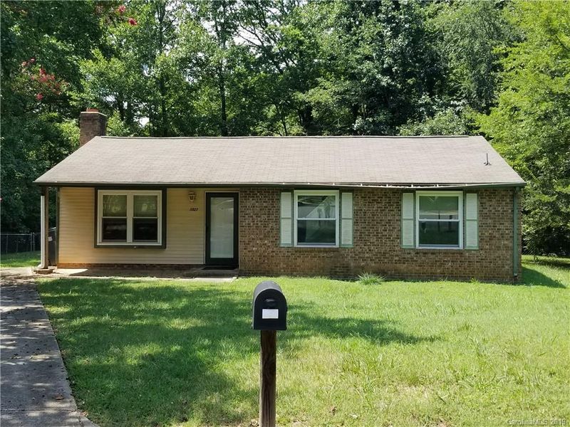 8322 Tamora Dr, Charlotte, NC 28227