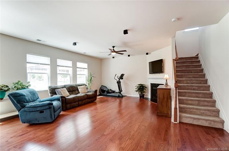 1013 Wainscott Dr, Waxhaw, NC 28173