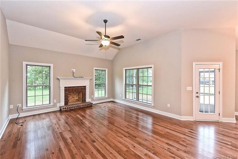 5301 Sustar Dr #106, Monroe, NC 28110