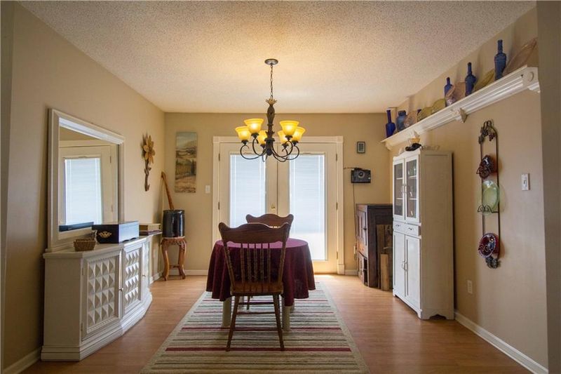 1389 Pear Dr, Conover, NC 28613