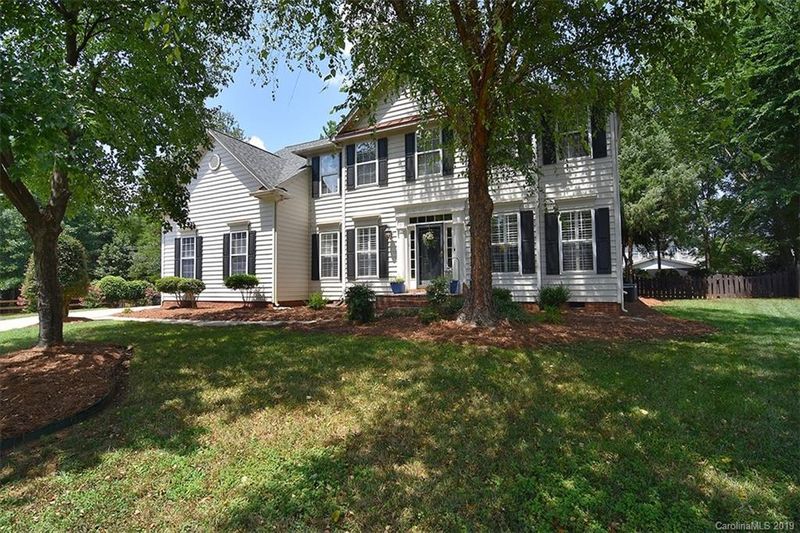 601 Queenswater Ln, Waxhaw, NC 28173
