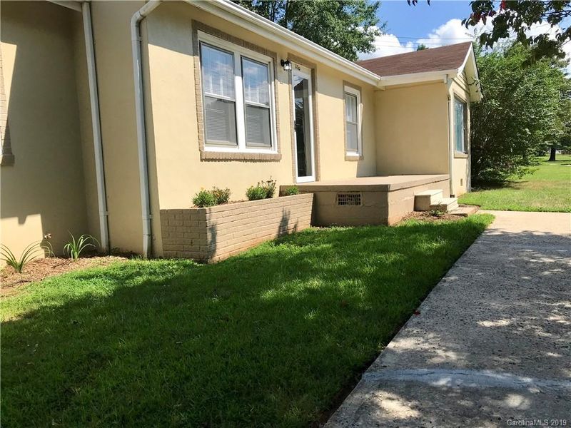 350 17th St NW, Hickory, NC 28601