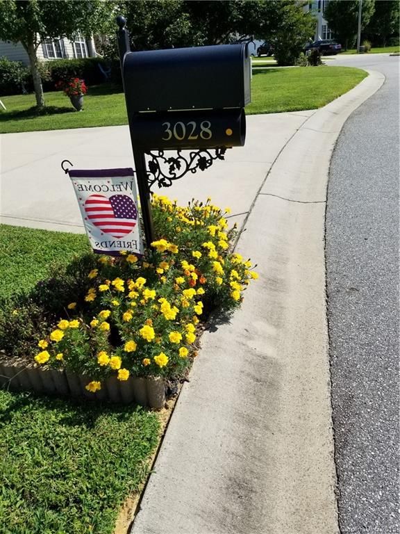 3028 Hereford Ln, Dallas, NC 28034