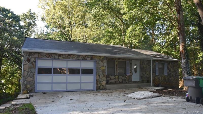 8460 Huntdale Ct, Charlotte, NC 28212
