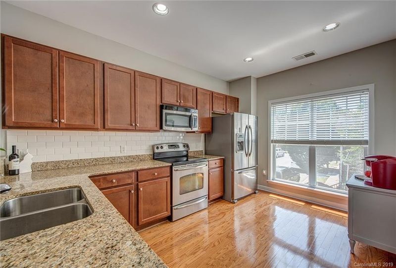37 Myrtle St, Belmont, NC 28012