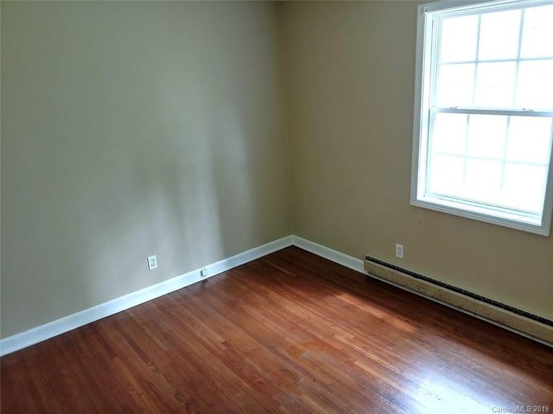 328 Burroughs St, Charlotte, NC 28213