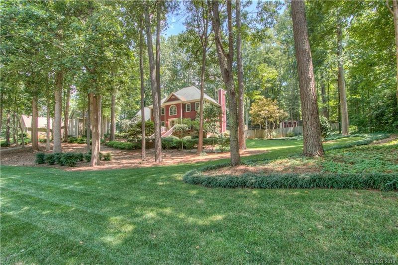 2832 Wimbledon Dr, Gastonia, NC 28056