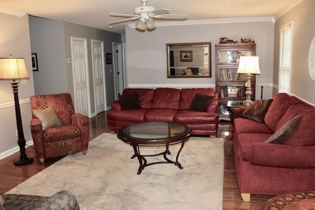 3935 Den Dr, Hickory, NC 28602