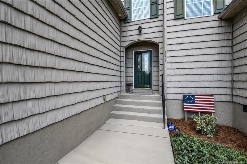 6168 Neptune Rd, Denver, NC 28037