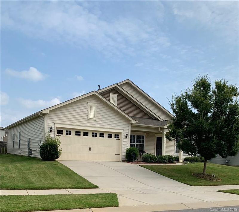 1808 Yellow Daisy Dr, Matthews, NC 28104