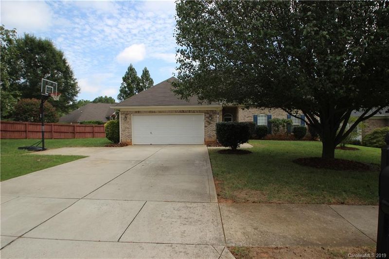 3023 Windsor Meadow Ln, Matthews, NC 28105