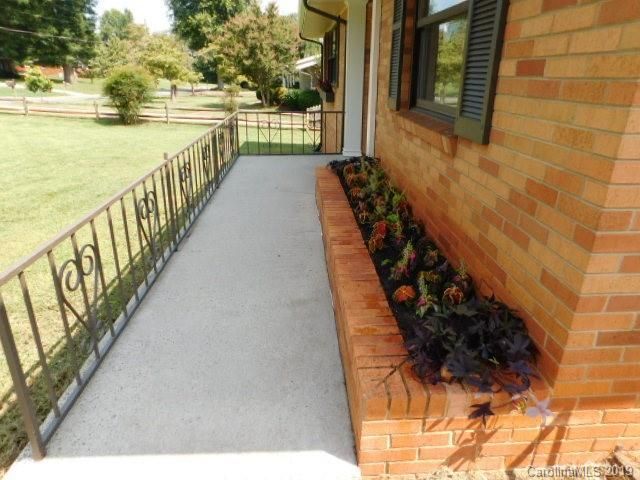 922 Armstrong St, Statesville, NC 28677
