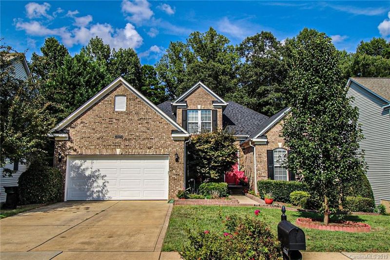 13531 Edgetree Dr, Pineville, NC 28134