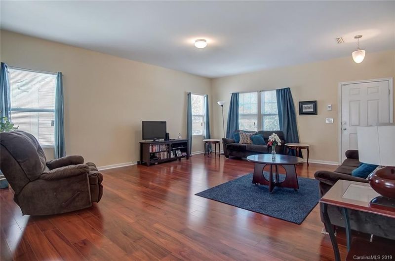 625 Rook Rd, Charlotte, NC 28216
