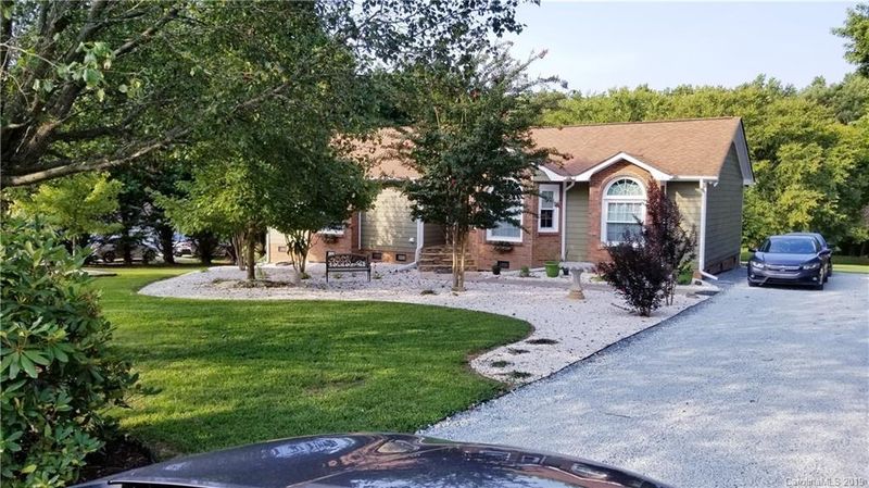 2706 Foxworth Dr, Monroe, NC 28110