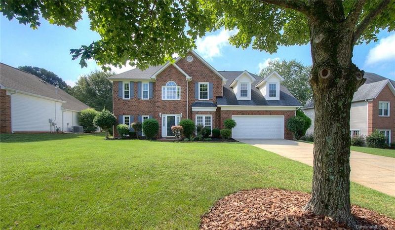 1701 Thornblade Ridge Dr, Matthews, NC 28105